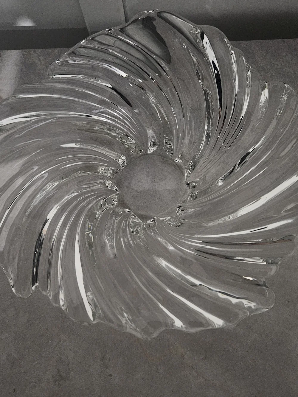 Mikasa Clear Swirl Sculpted Glass Centerpiece Bowl